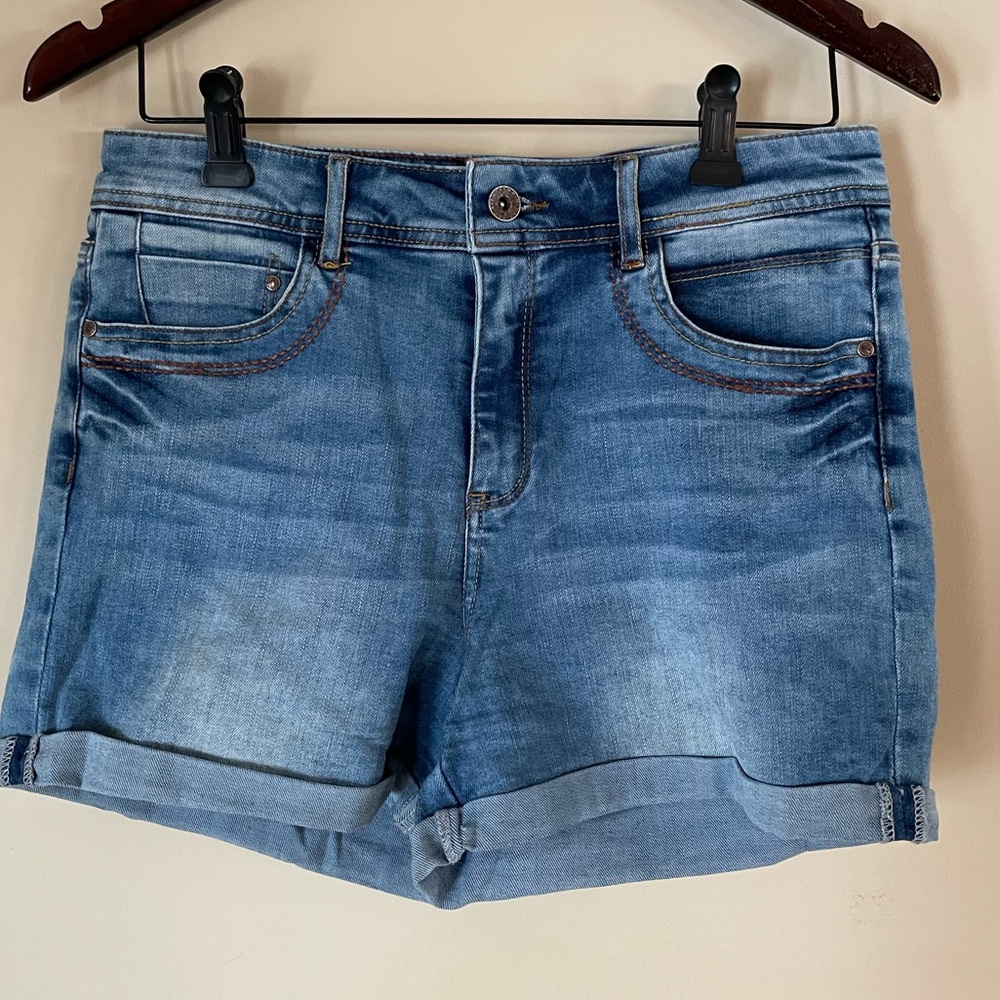 Eighty Two Denim Shorts Size 7